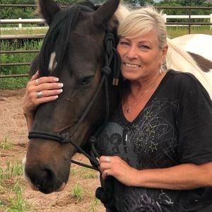 Meet your Posher, Connie